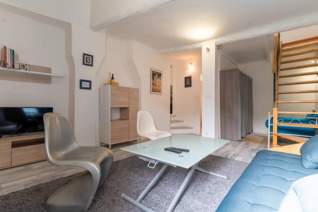 Le Charme Du Medieval Dans Un Appartement Cosy Hyères Buitenkant foto